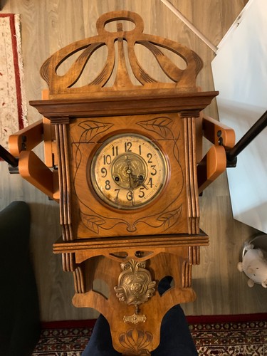 Jugendstil-Wanduhr